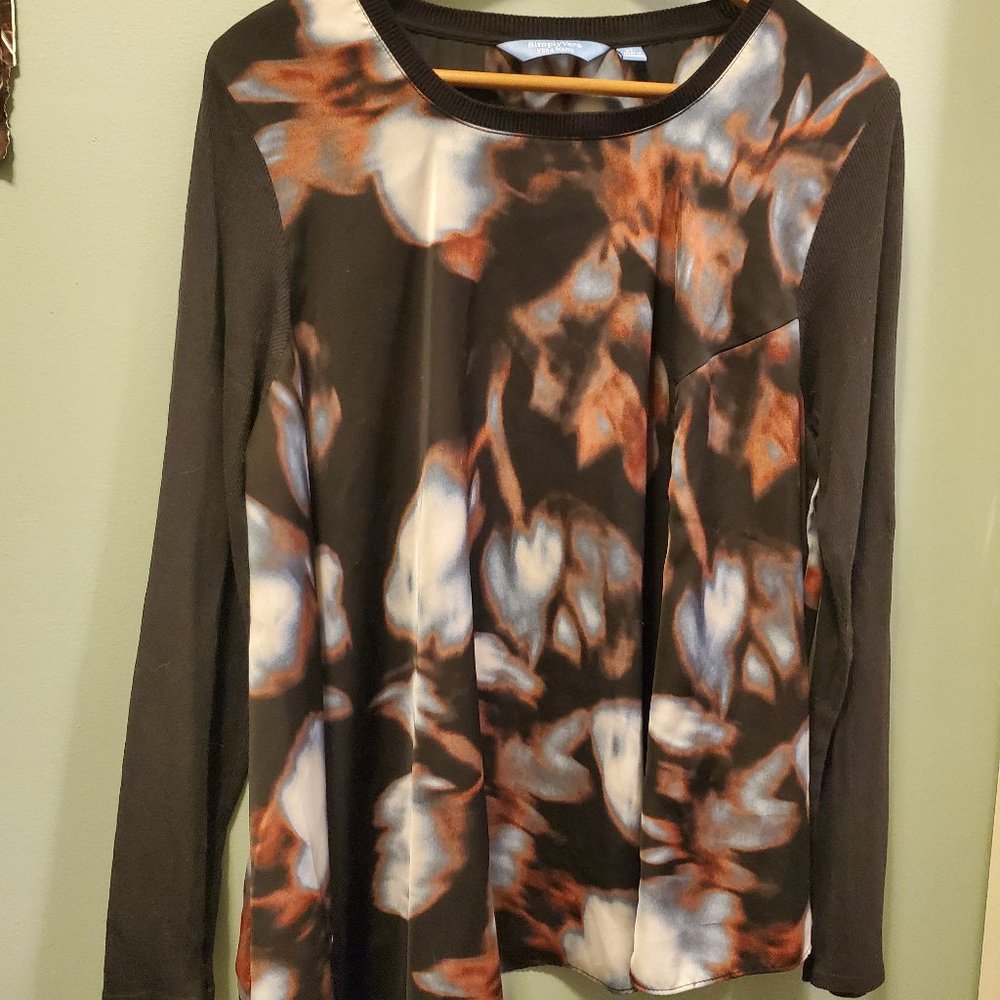 Simply Vera Abstract Top